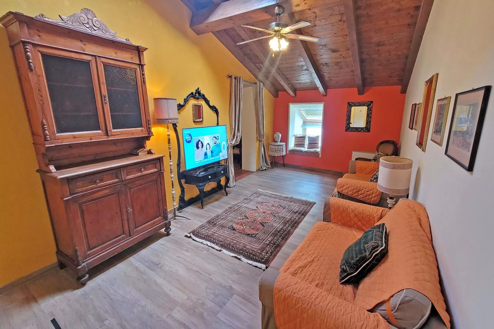Insieme in Panche-Living room