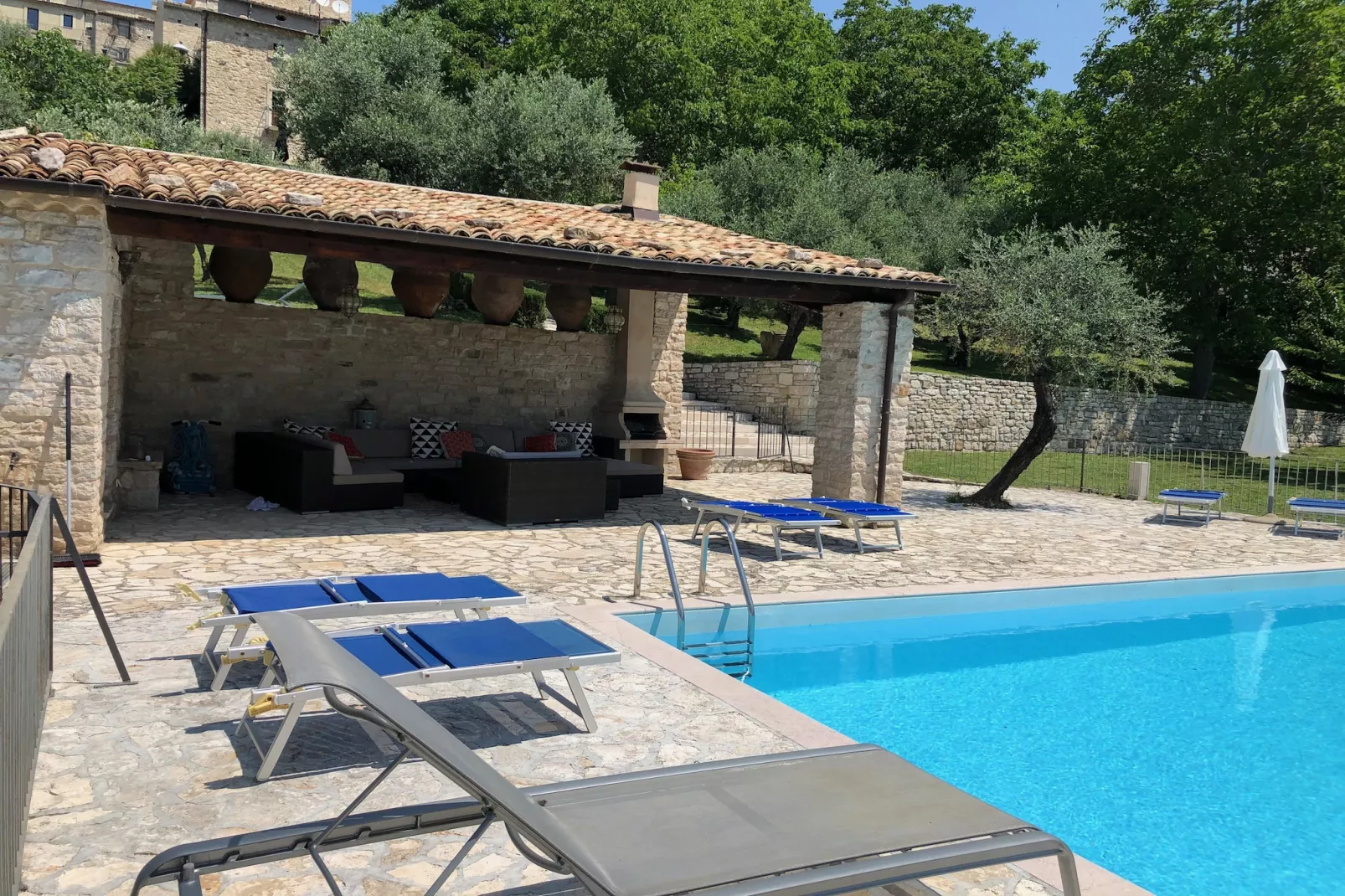 Oleandro 1-Pool