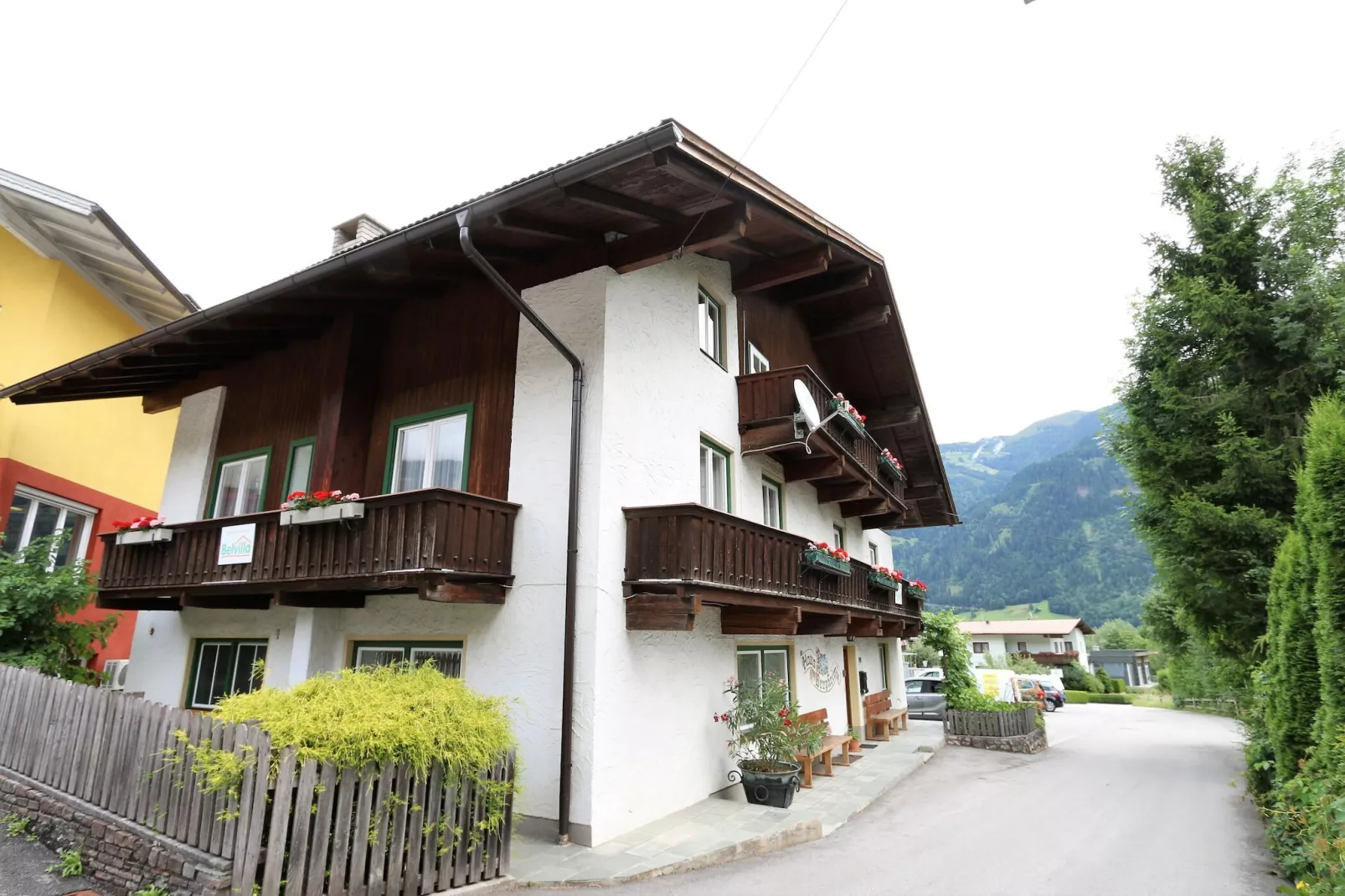 Haus Bergheim - 24 Personen-Exterior winter
