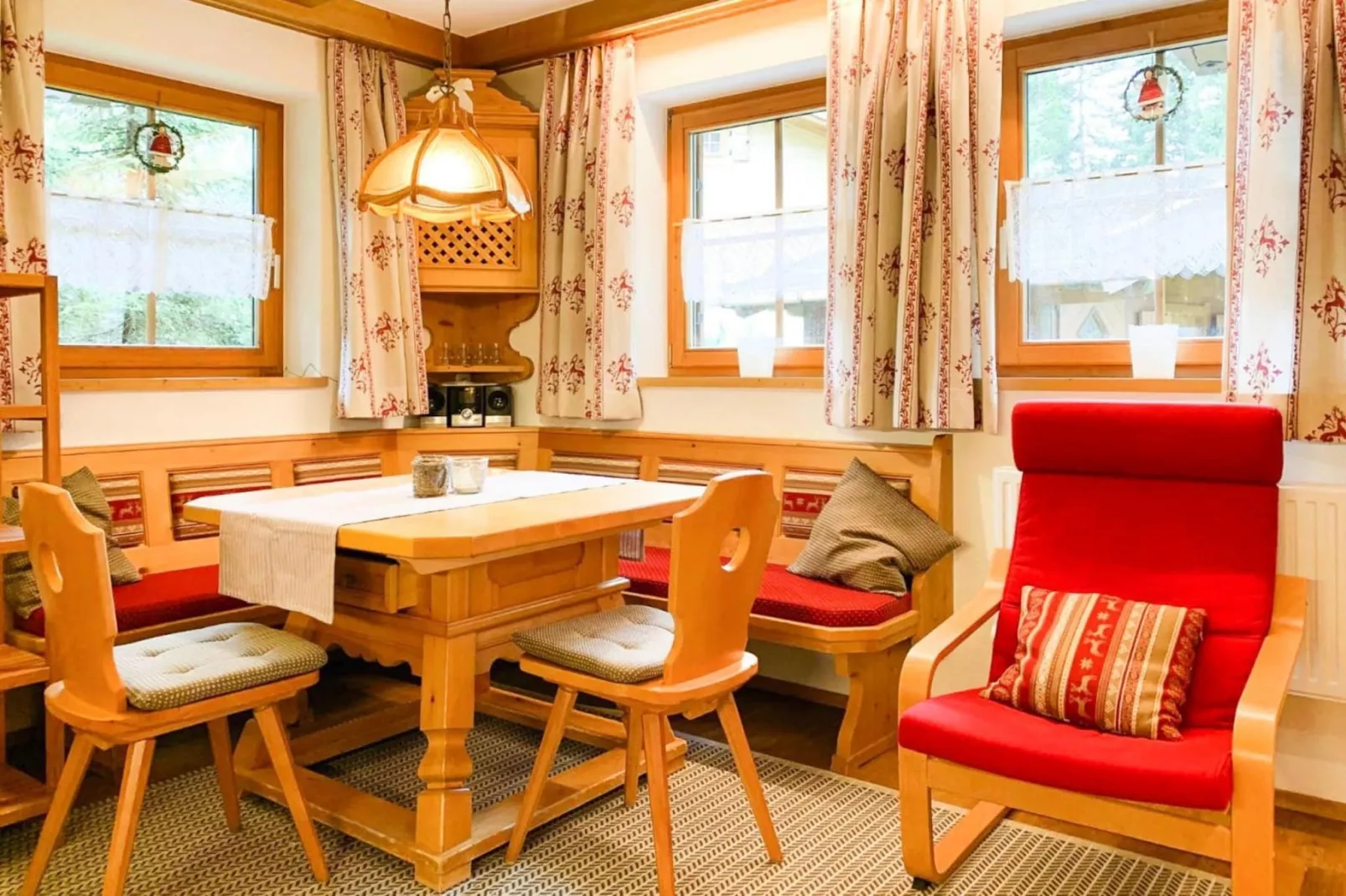 Merlenhütte-Dining room