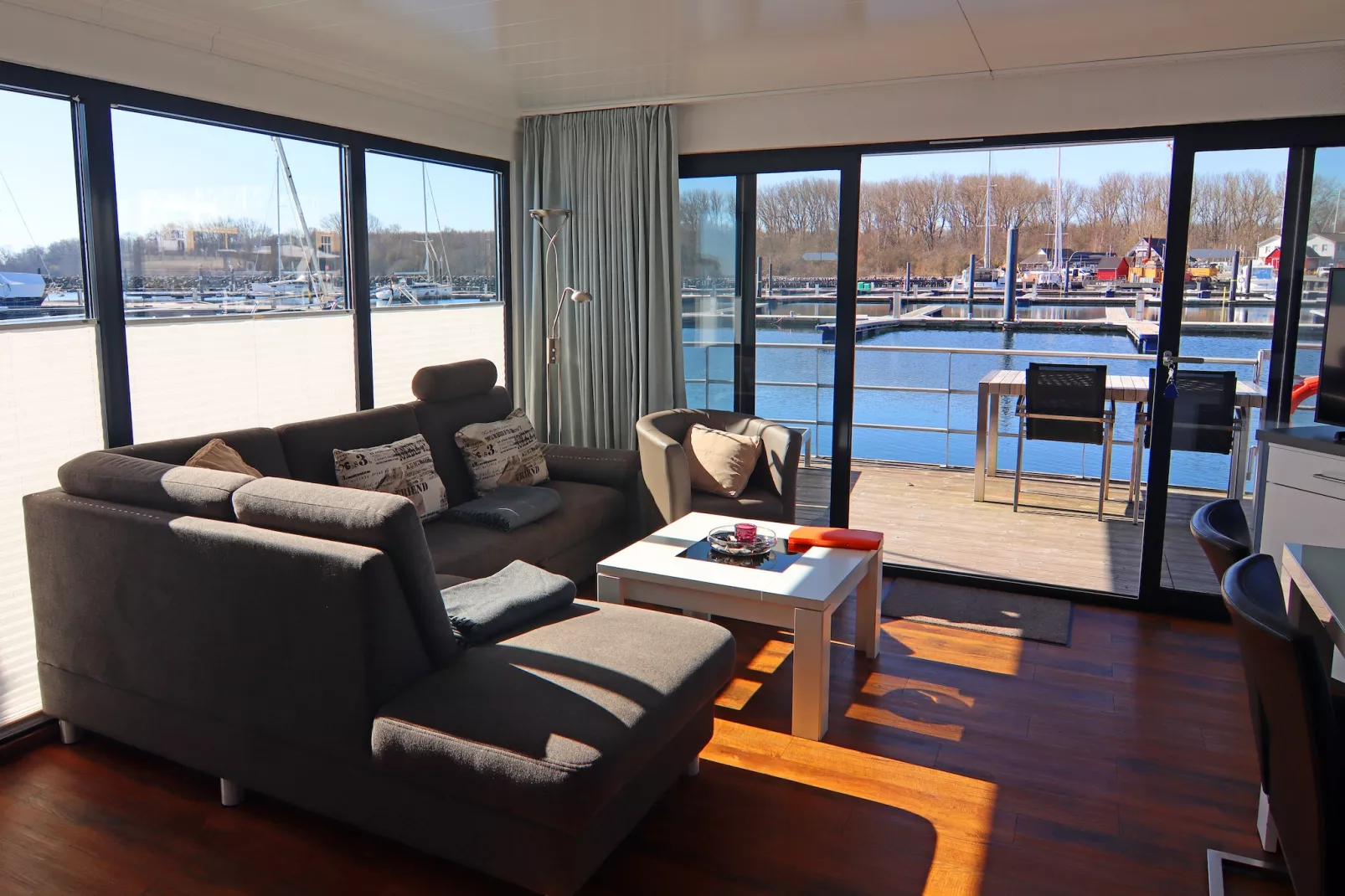 Hausboot Family & Friends LP2 / 1-2 Personen-Living room
