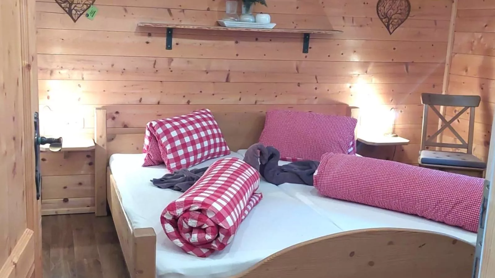 Lisa und Emely-Chambre