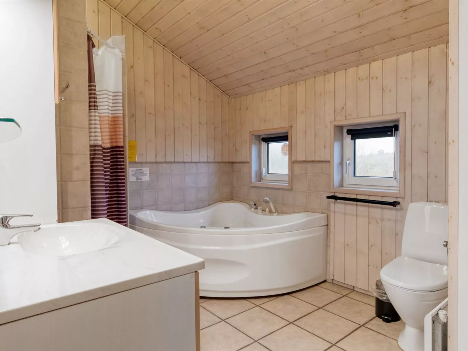 "Arnkil" - 700m from the sea-Inside