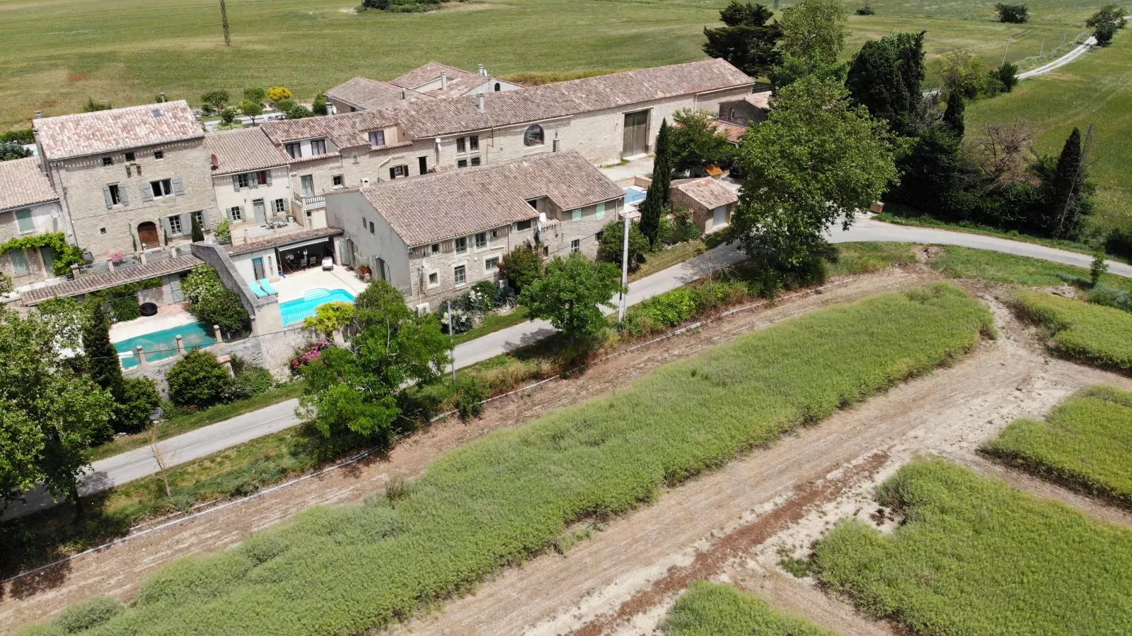 Lécurie-Exterior summer