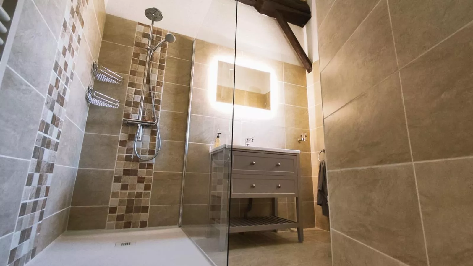 Lécurie-Bathroom