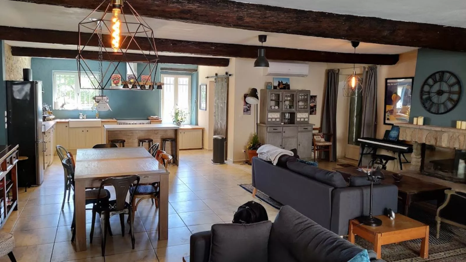 Lécurie-Living room