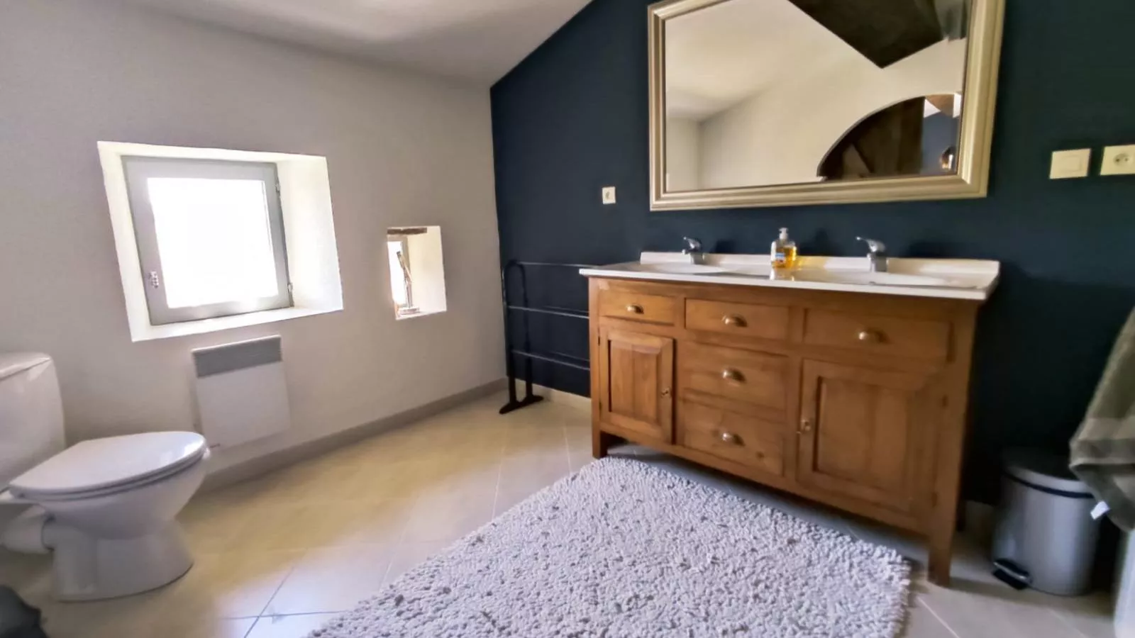 Lécurie-Bathroom