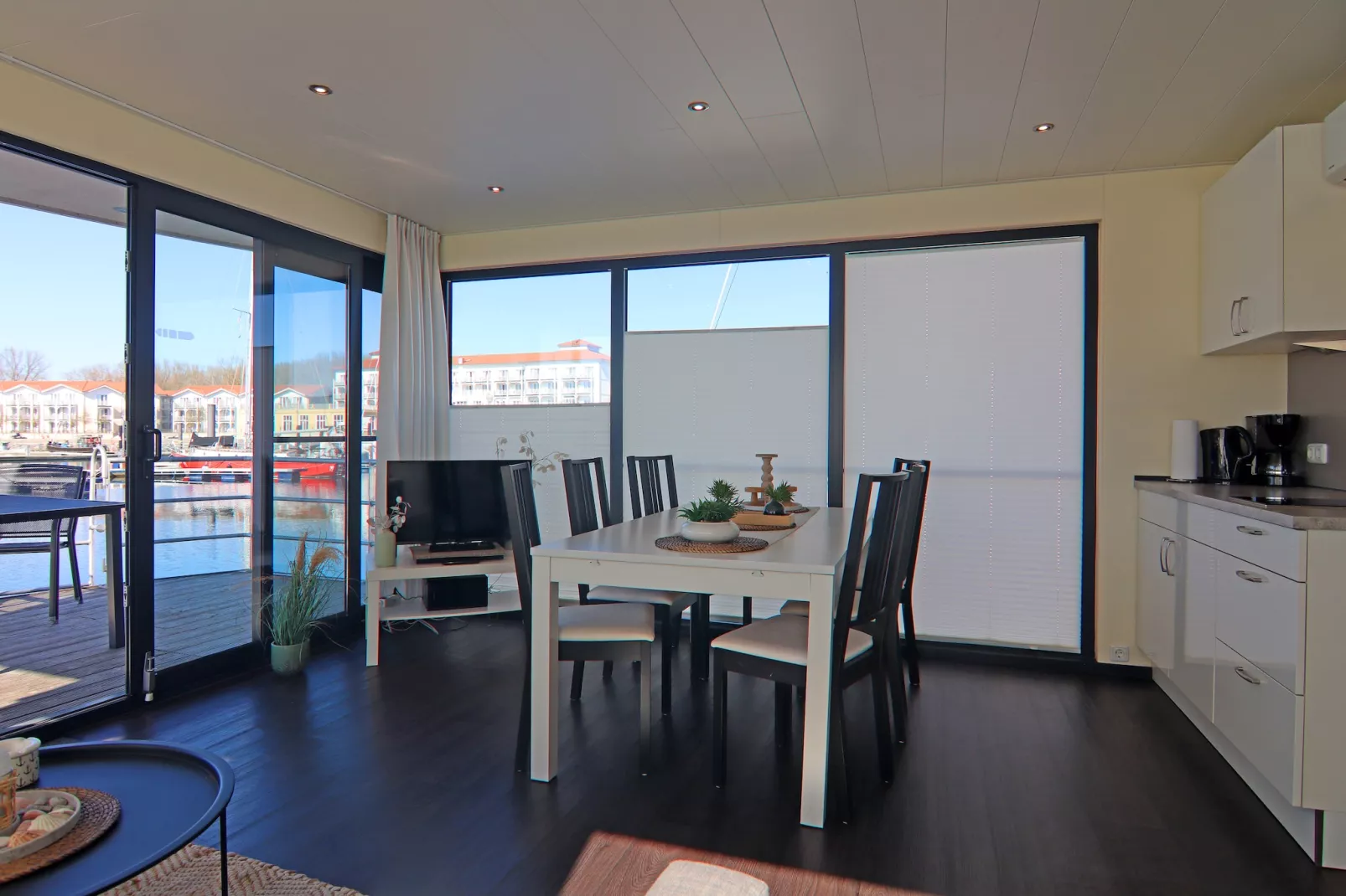 Hausboot Family & Friends LP 3 / 1-2 Personen-Dining room