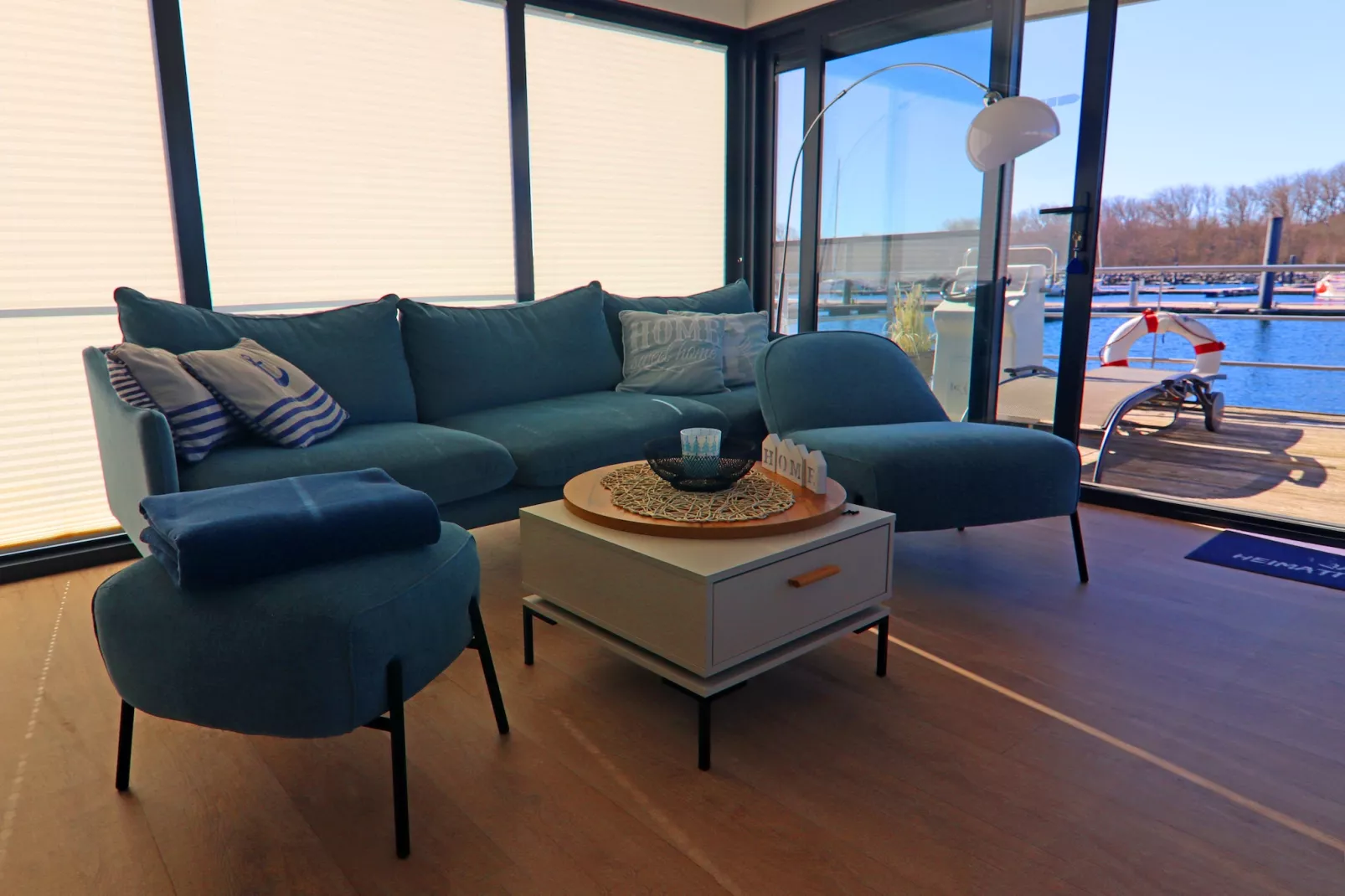 Hausboot Family & Friends LP 4 / 1-2 Personen-Living room