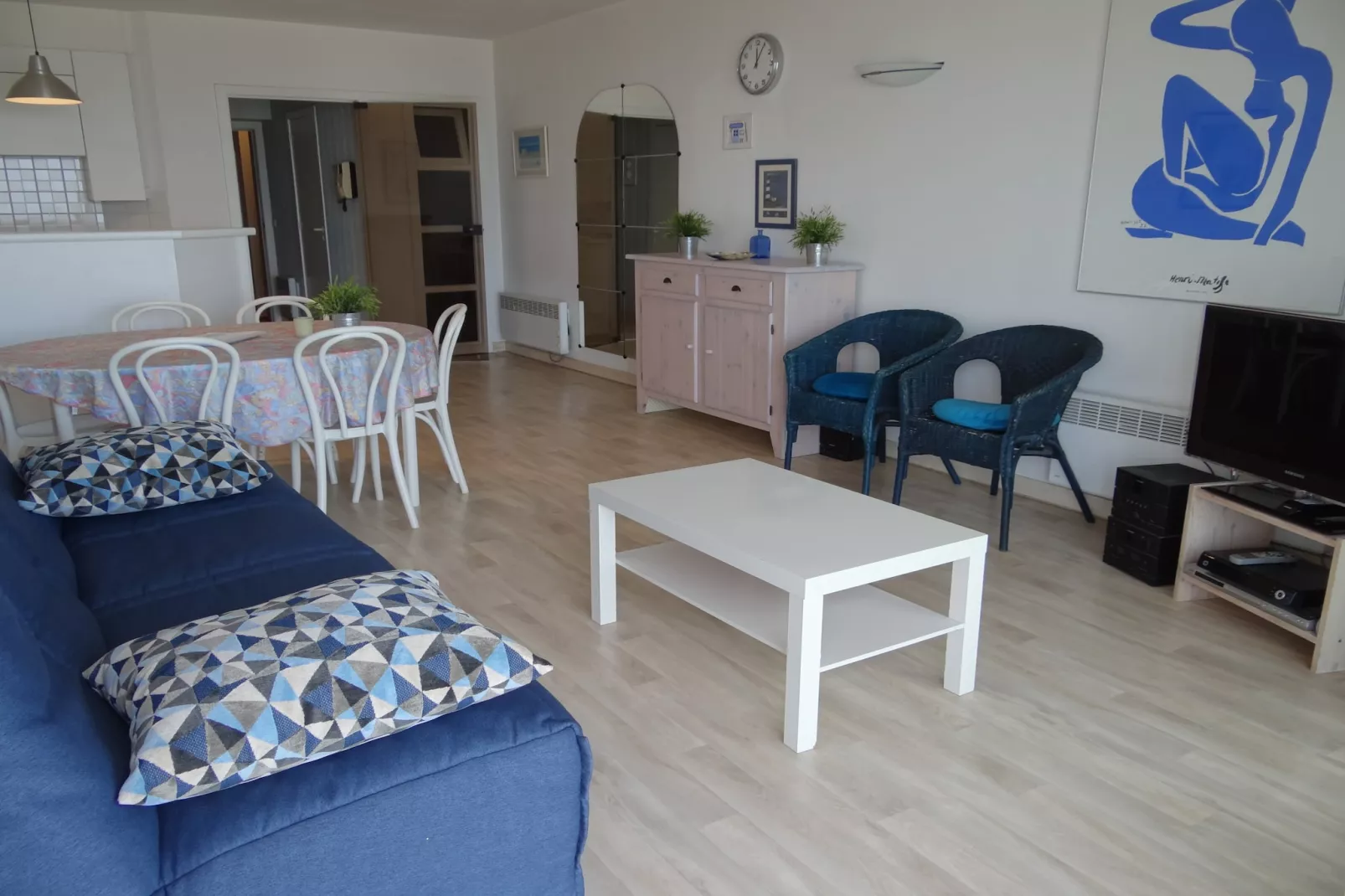 SCORPIO B 1004-Living room