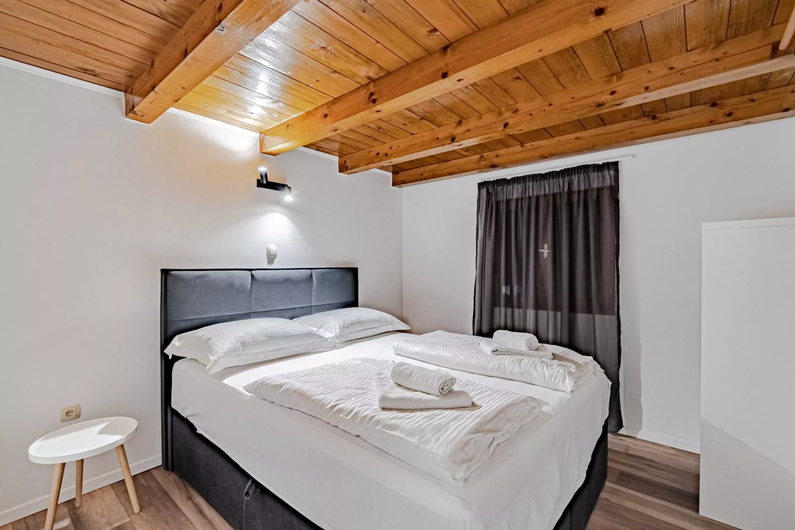 Villa Sea Edge - Three Bedroom Villa with Sea View-Chambre