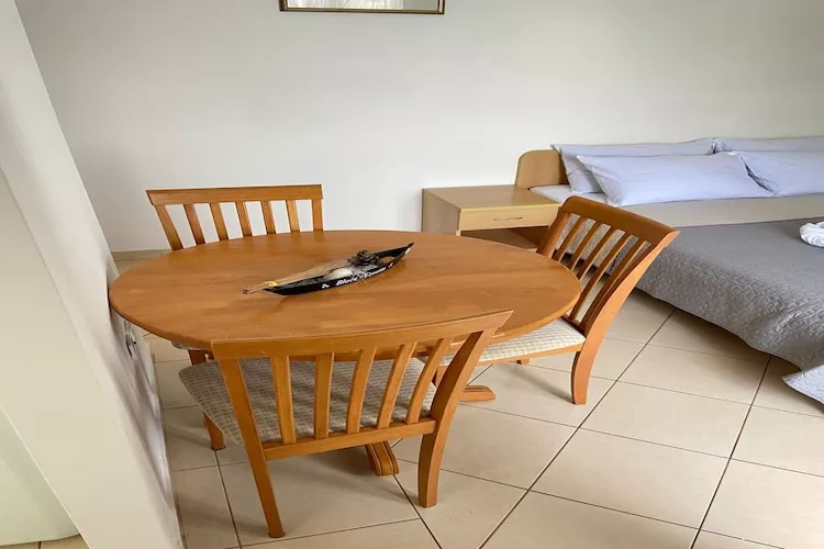 Apartments Tiho  & Jelena - Studio Apartment with Balcony and Sea View (Fureal)-Indoor
