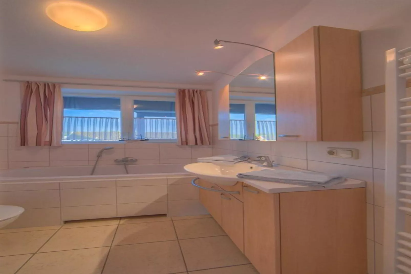Mitteldeck 424-Bathroom