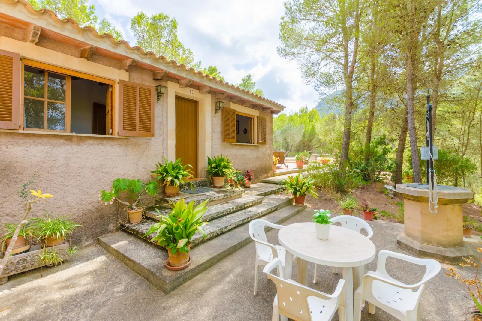Casa Mas-Exterior summer