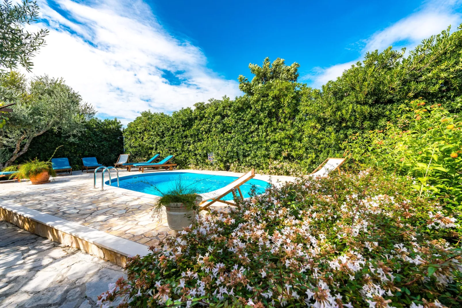 Villa Piano - Four Bedroom Villa with Terrace and Swimming Pool-Schwimmbad