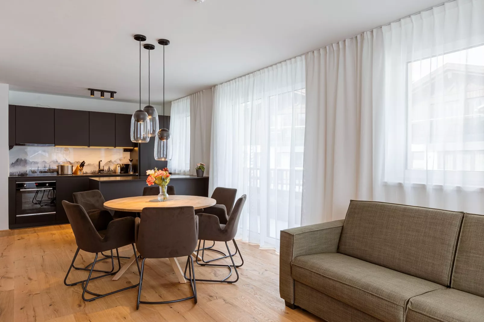Fiss Suites 10-Dining room
