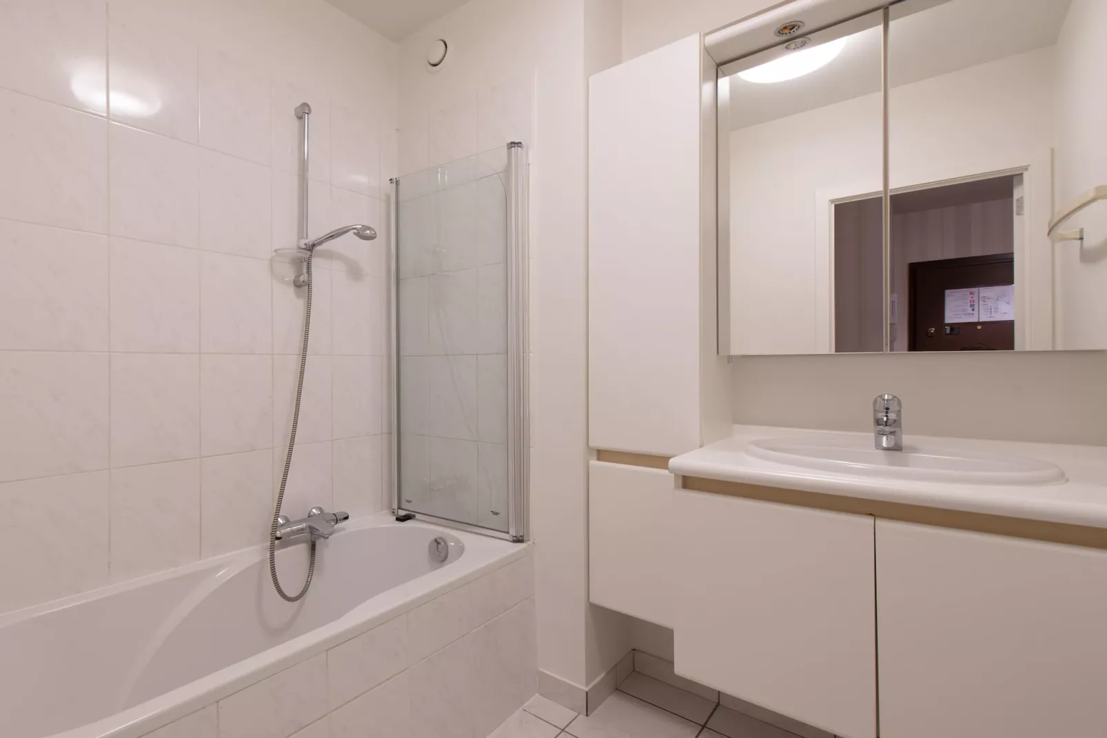 Chateau du centre 0401-Badezimmer