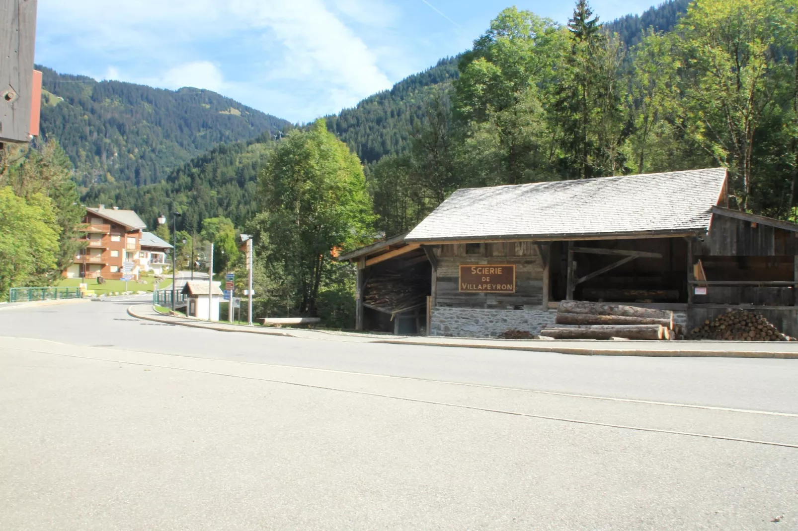 Gelinote GL3 TELECABINE & MOUNTAIN 4 Pers.-Areas summer 1km