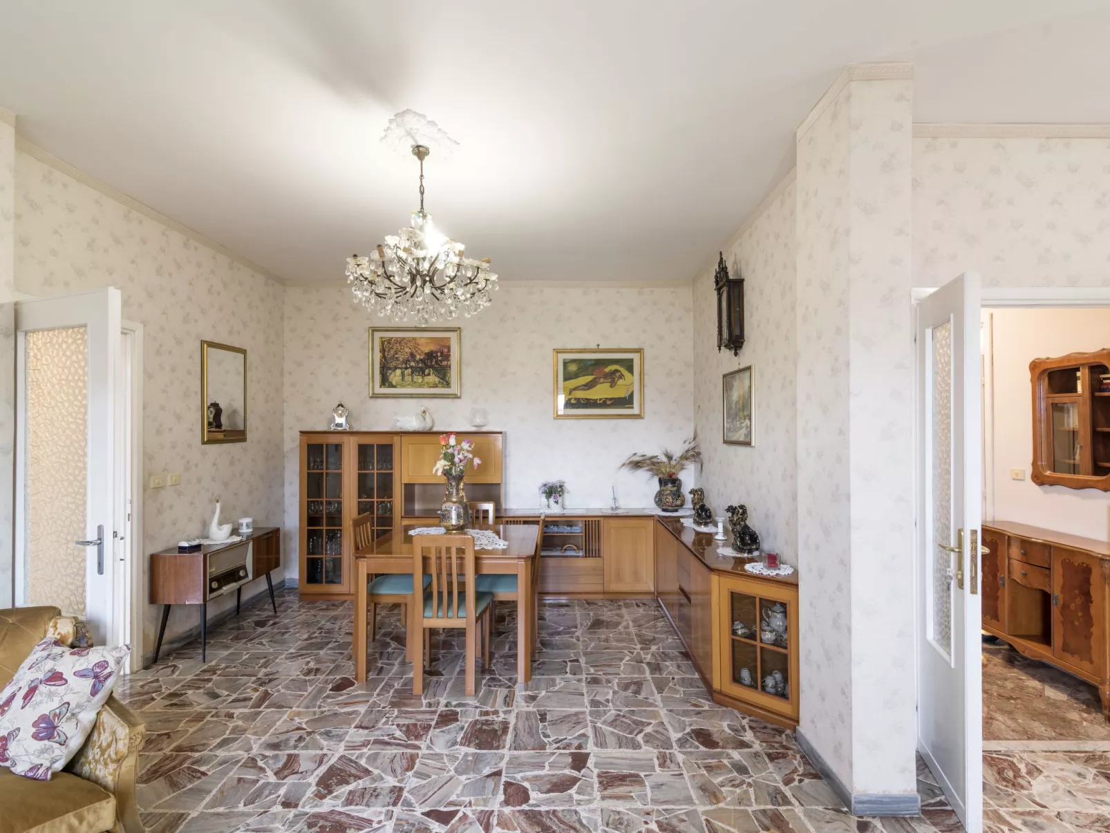 Fiumicino House-Inside