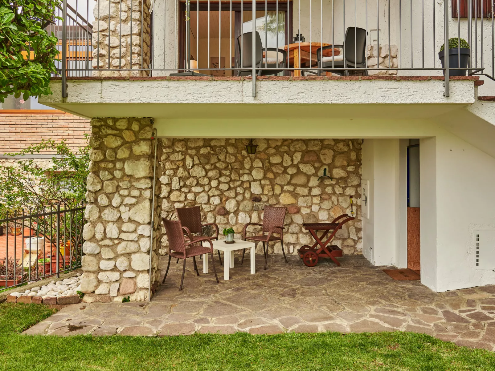 Rocchetta-Outside