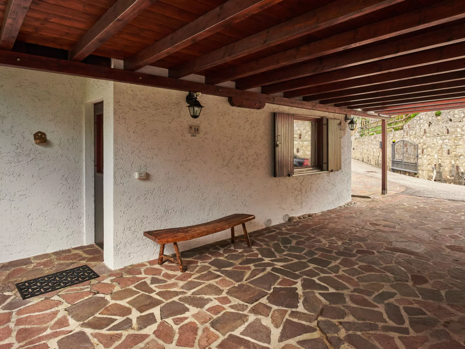 Rocchetta-Inside