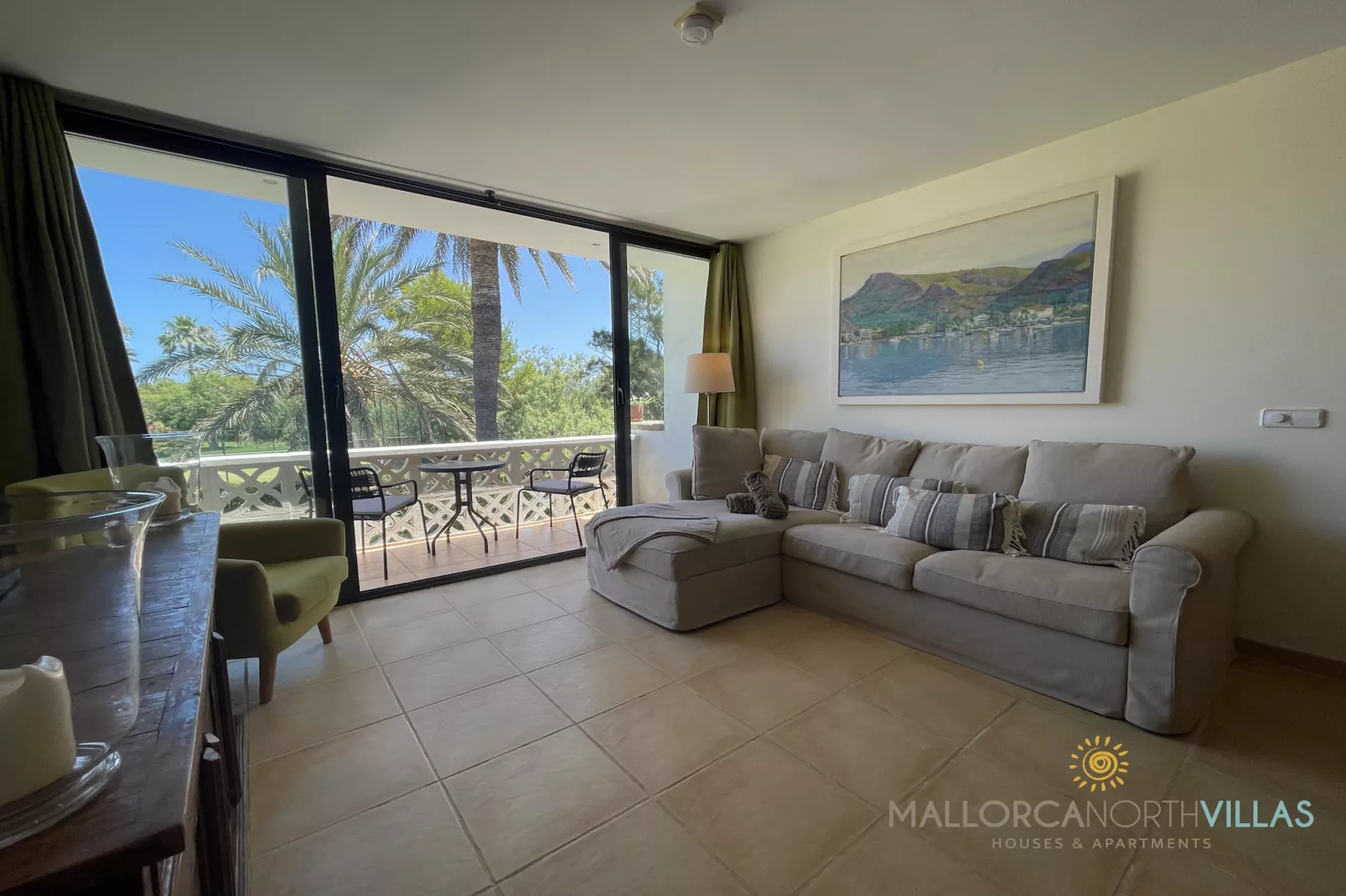 Casa del Sol: Lovely spacious family apartment-Salon