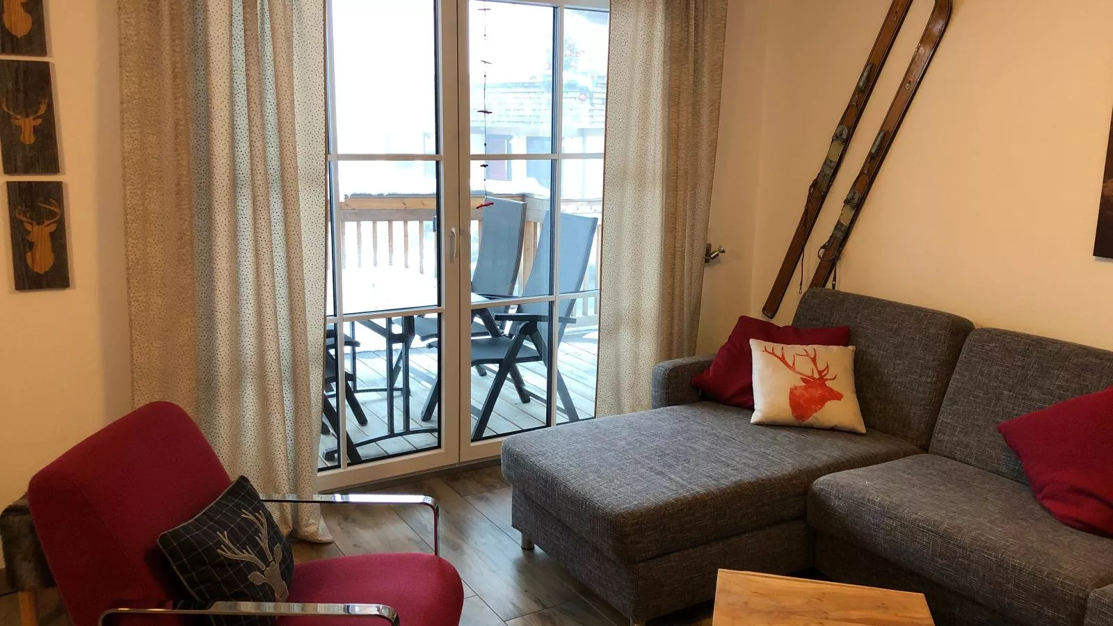 Tauern Suites Mitterwirt TOP 314-Living room