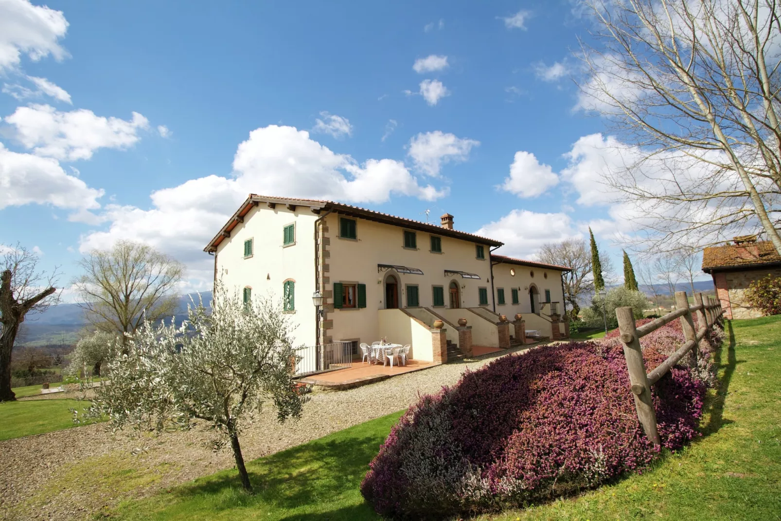 Il Noce-Exterior summer