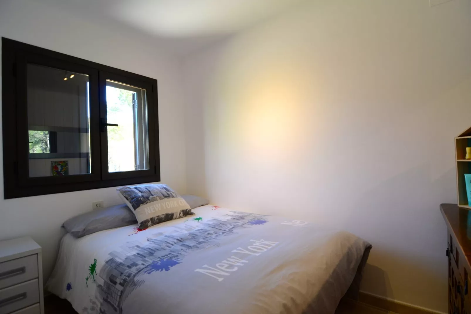 ATENES 12-Bedroom