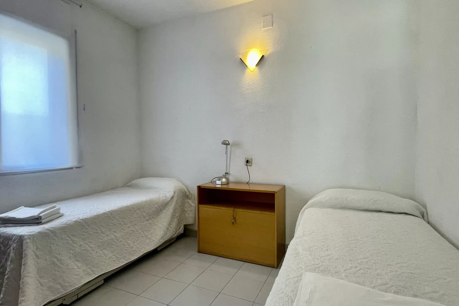 MANUREVA VIII BX-A-Bedroom