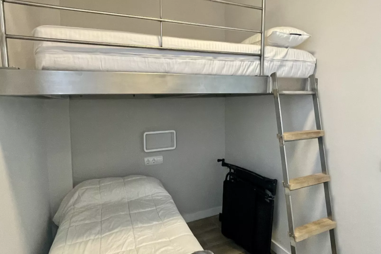 ROCAMAURA IV 3-12-Bedroom