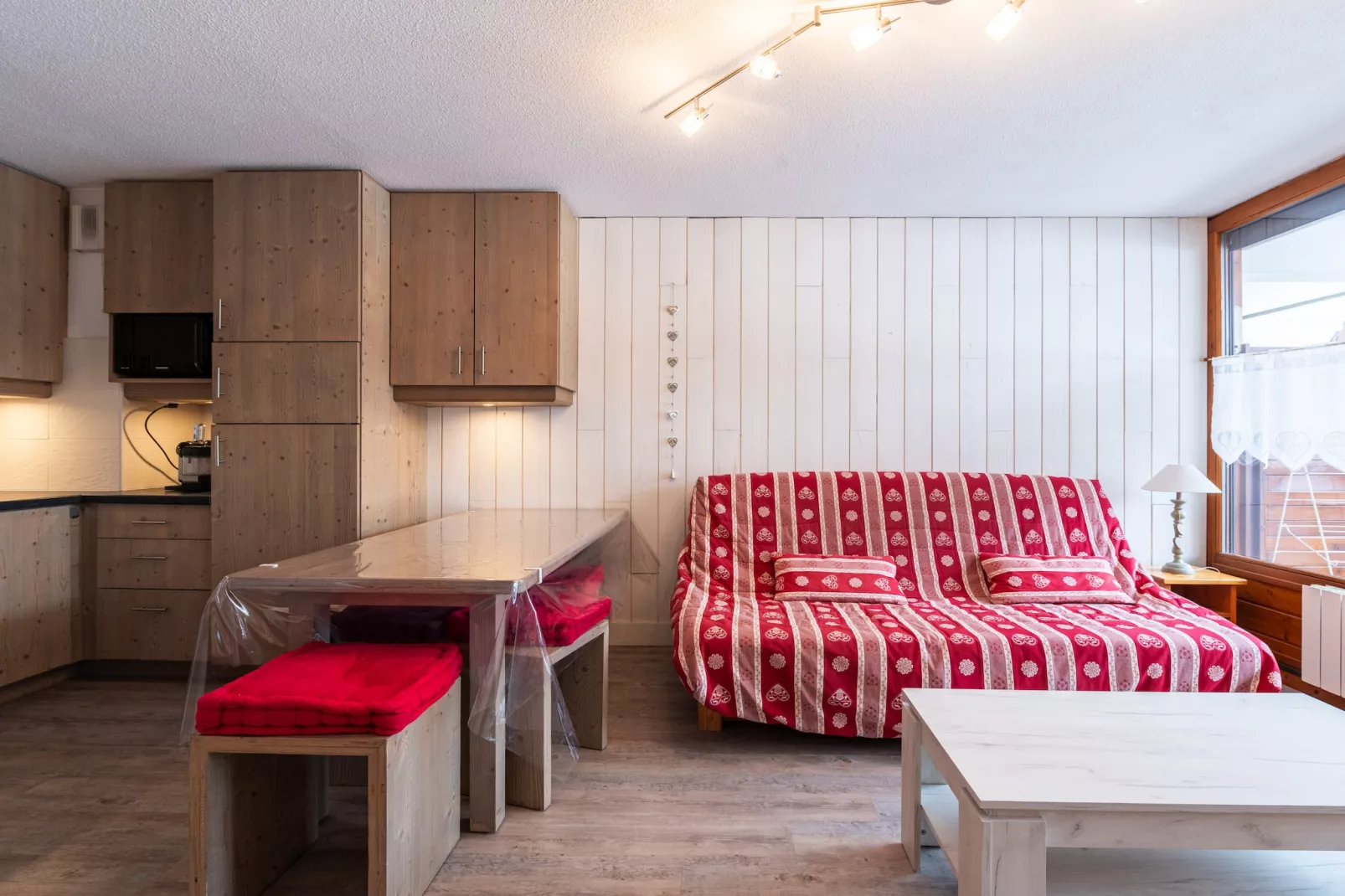 Les Sitelles N°12 - 2P6C-Living room