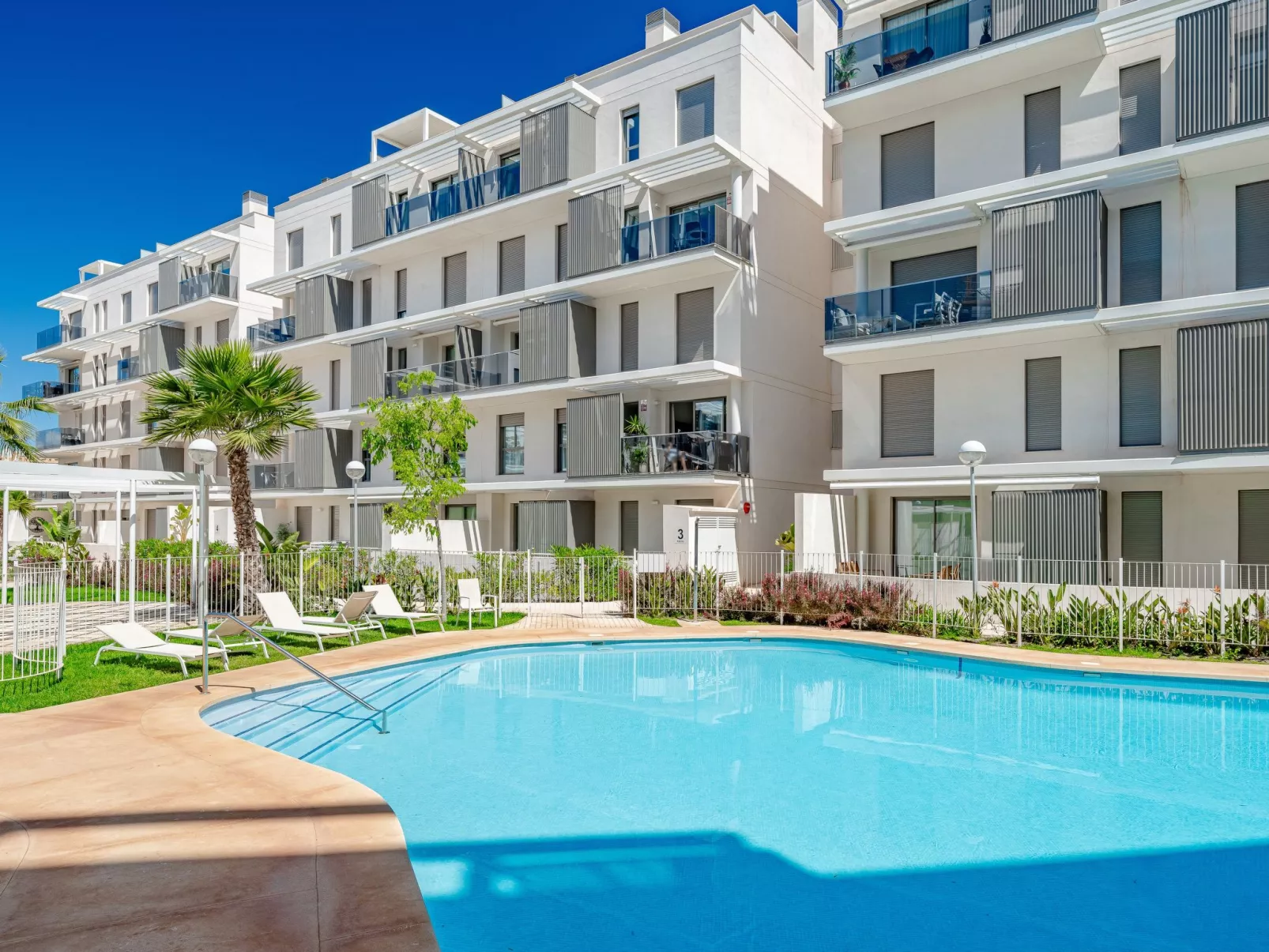 Marina Real III-Outside