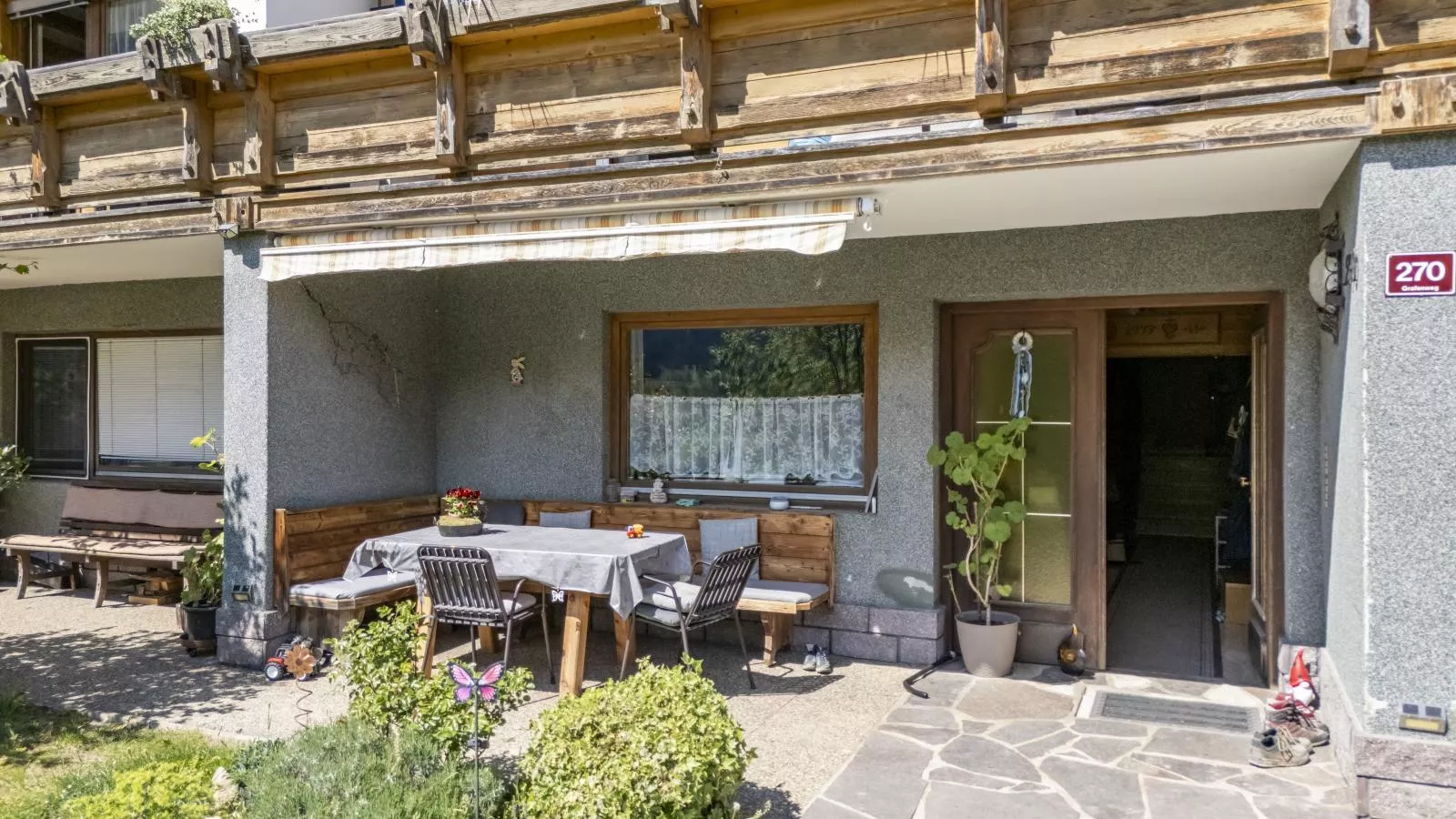 Berghof-Exterior summer