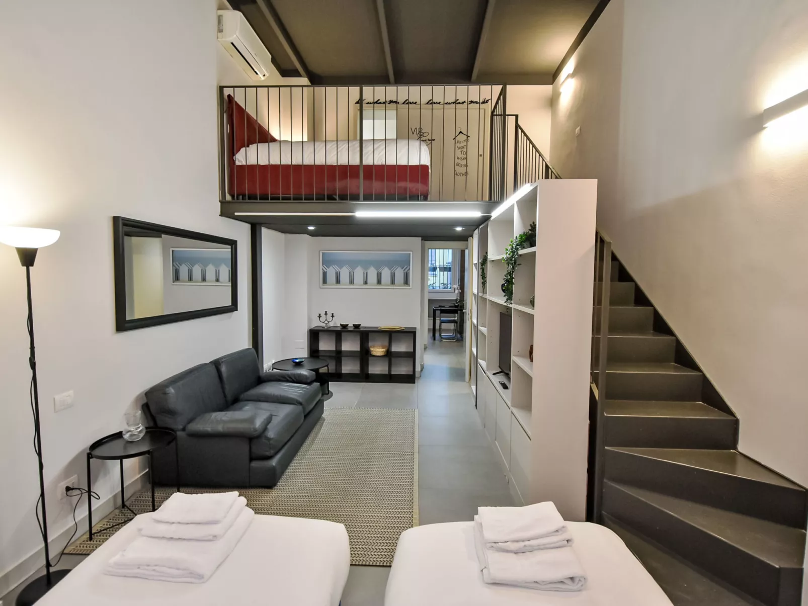 Gluck Central Station Lofts-Inside