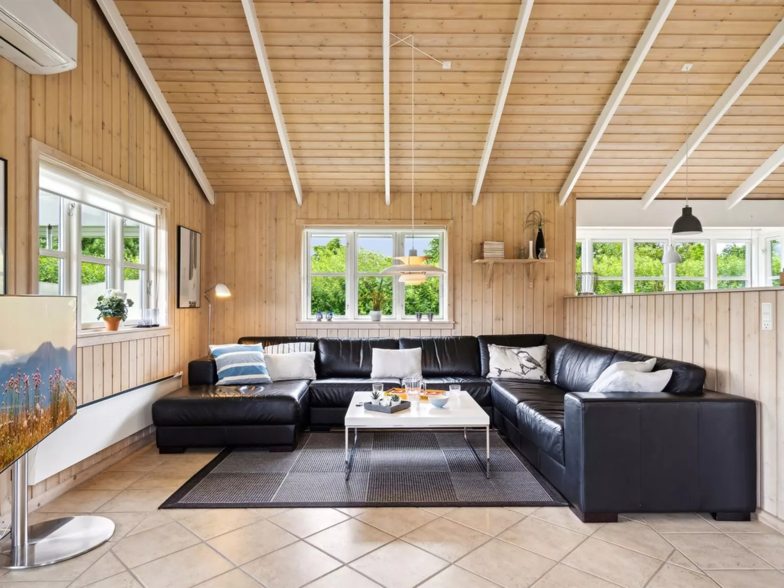 "Andon" - 320m from the sea-Drinnen