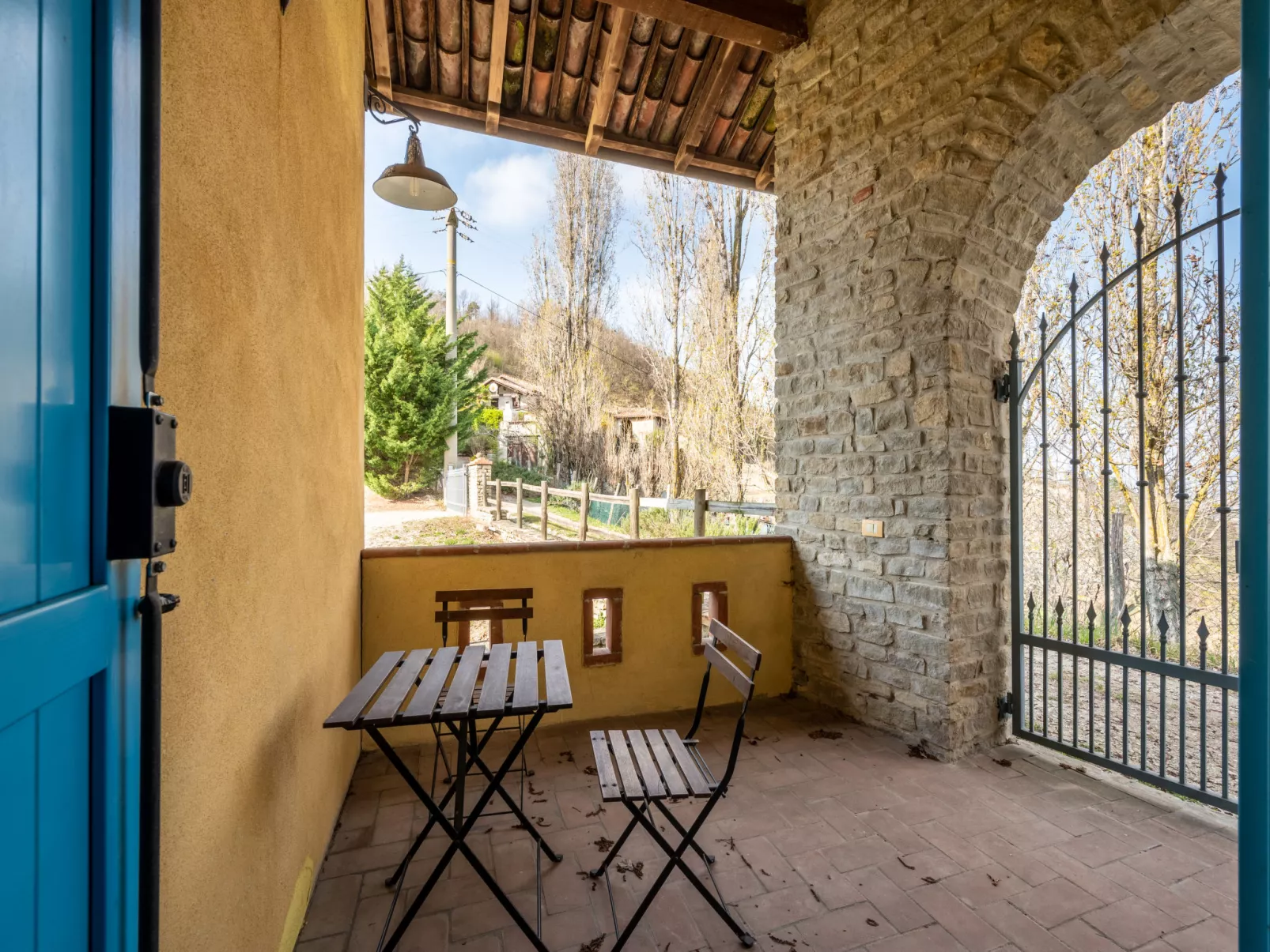 La Rovere-Outside