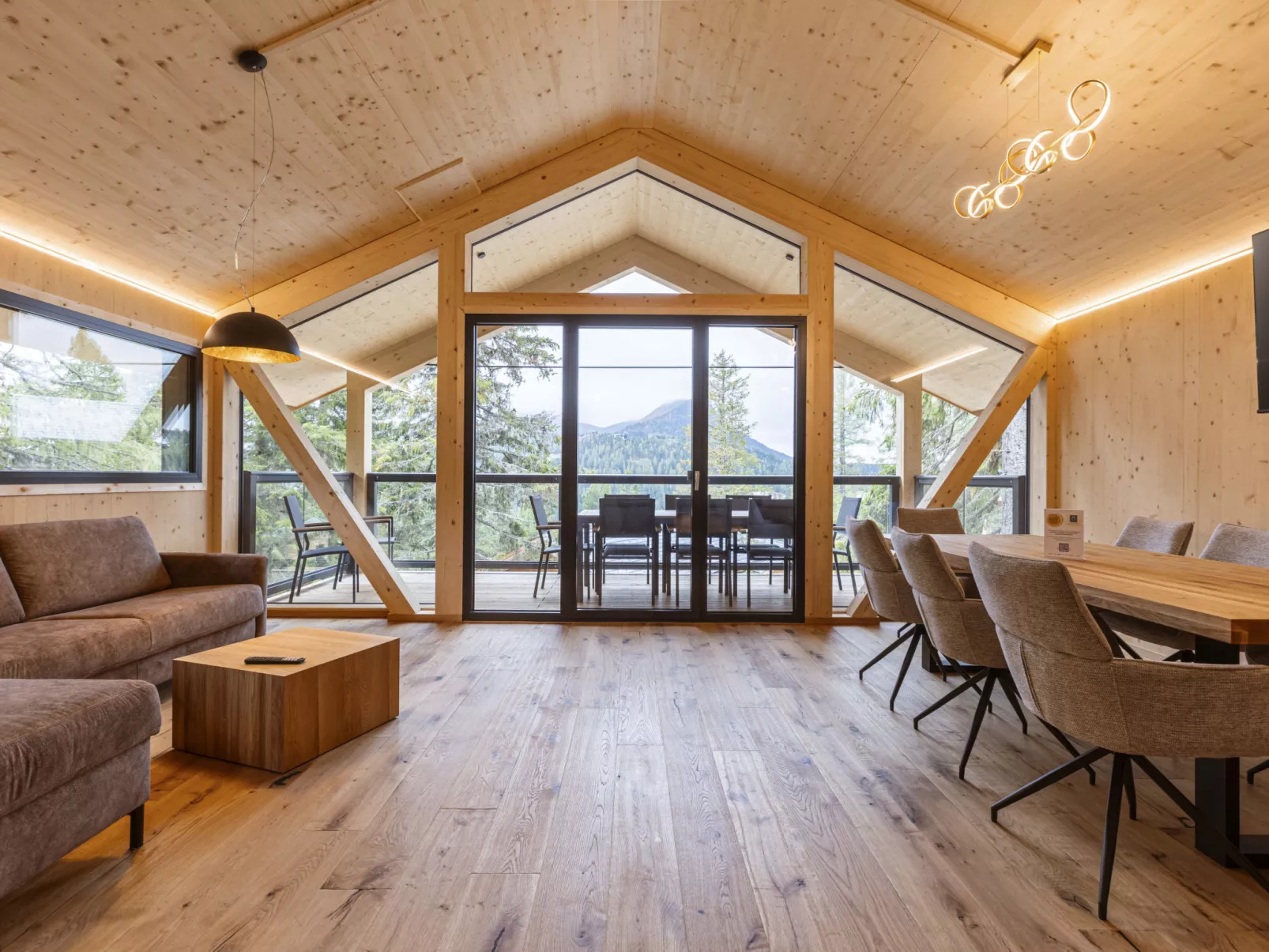 Superior #10 mit Sauna & Hot Tub-Inside