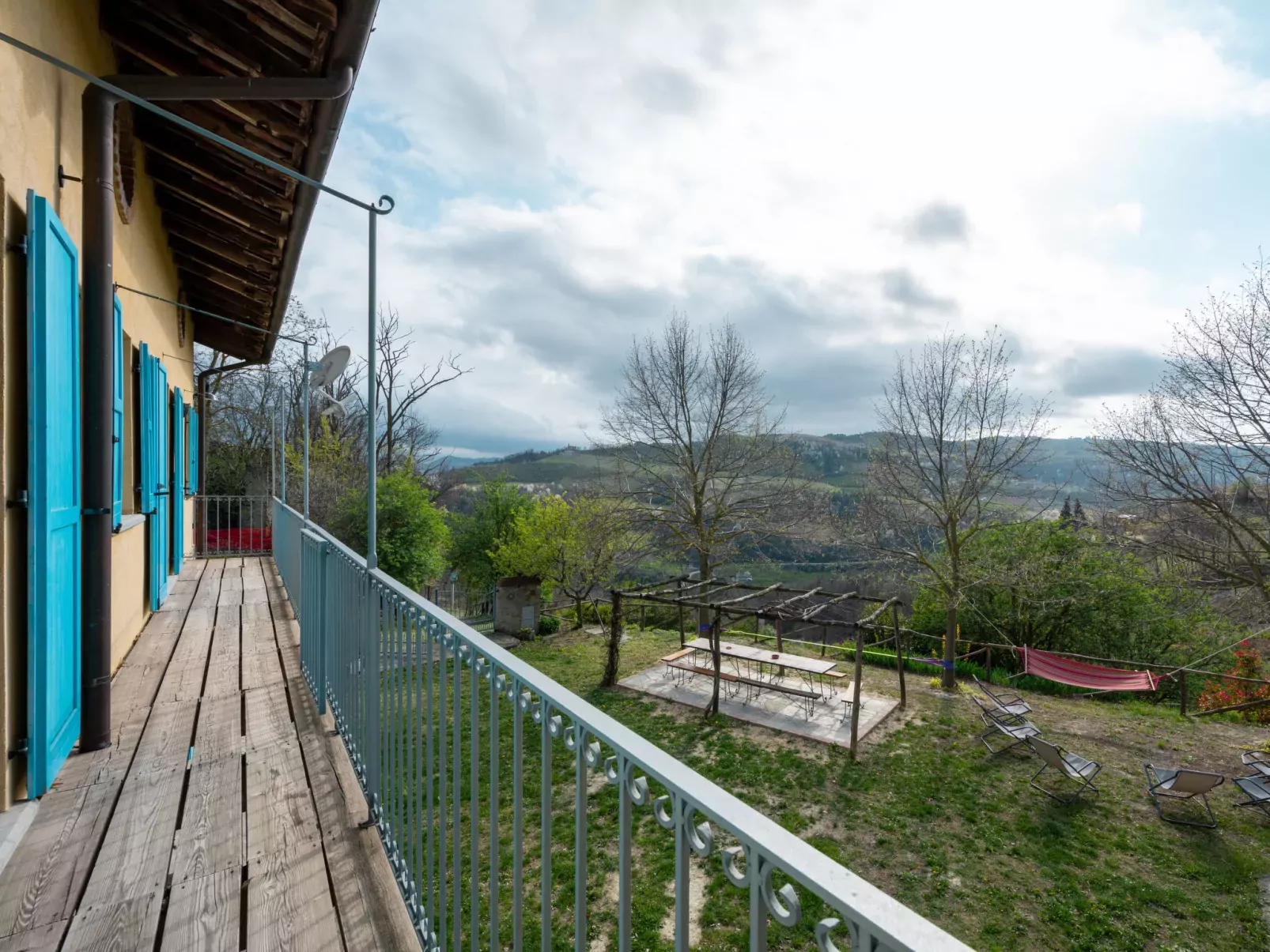 La Rovere-Outside