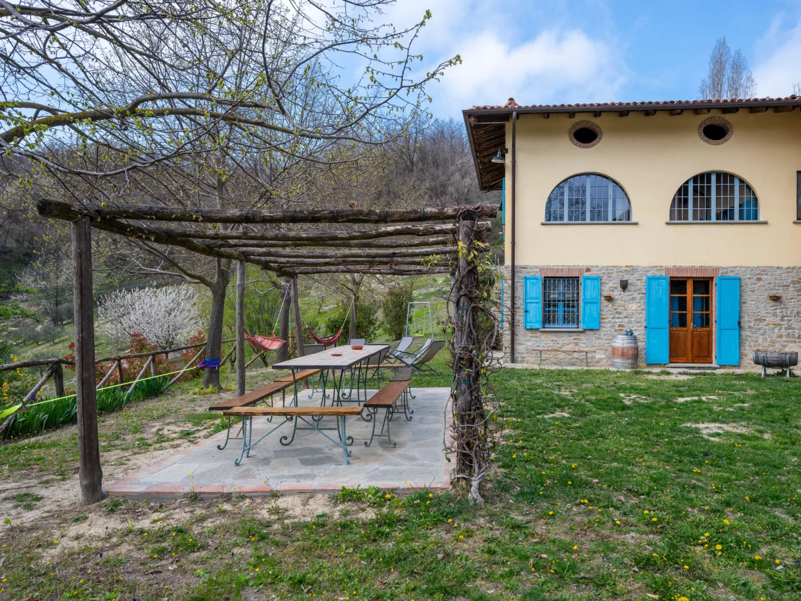 La Rovere-Outside