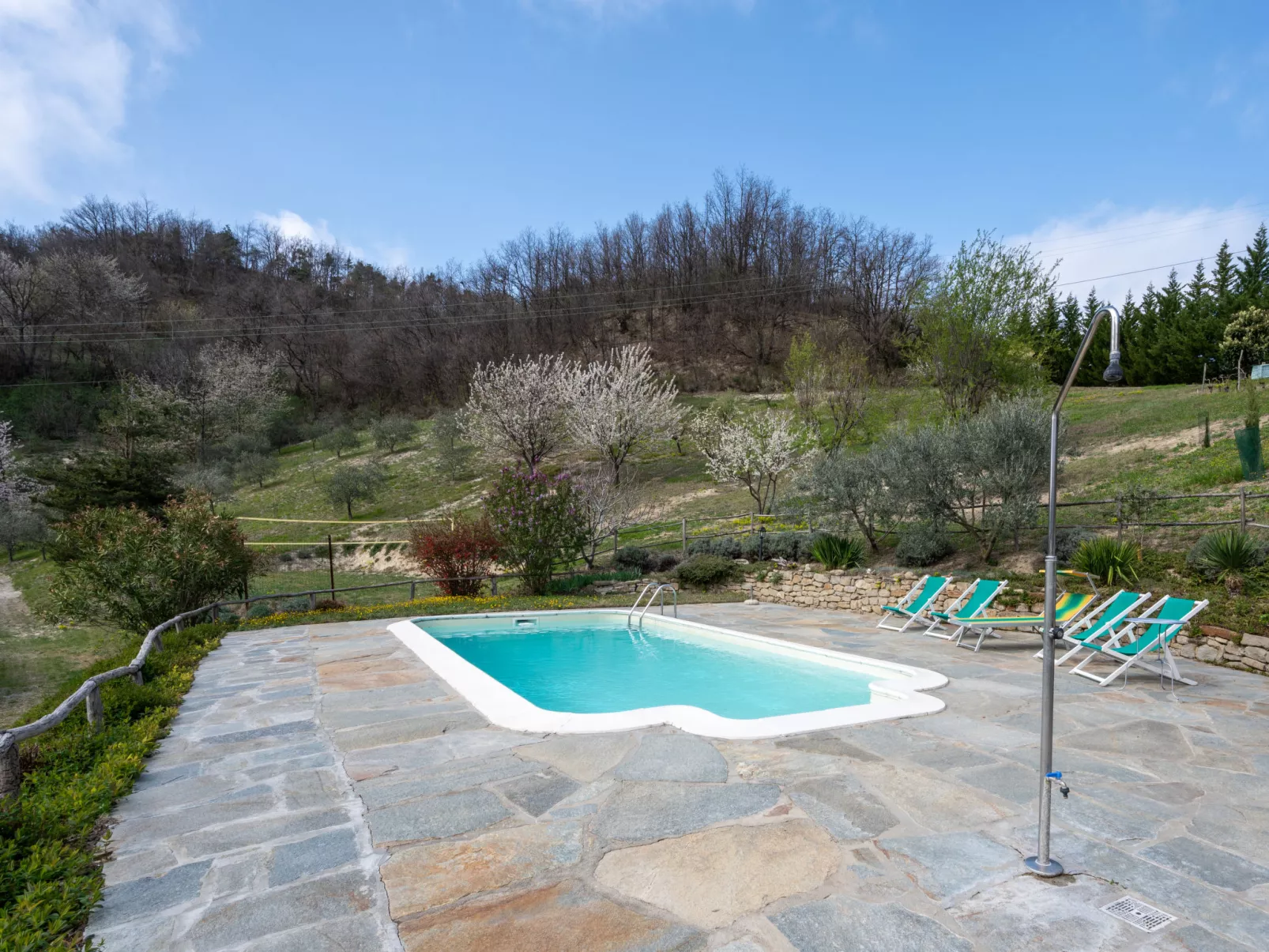 La Rovere-Outside