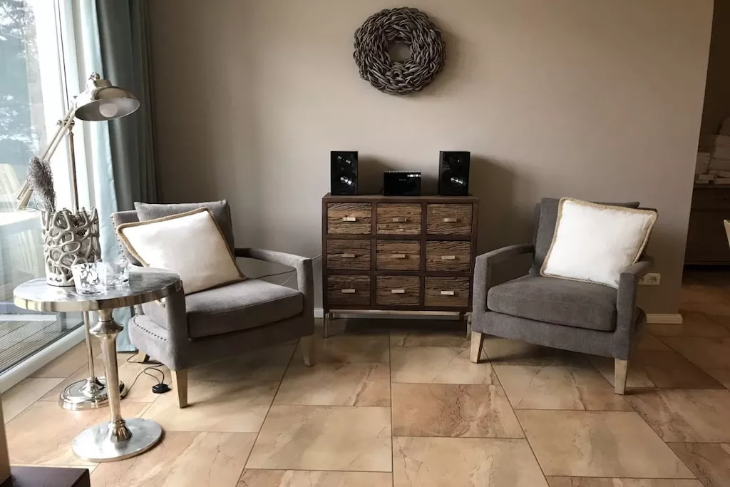 264524-Wohnzimmer