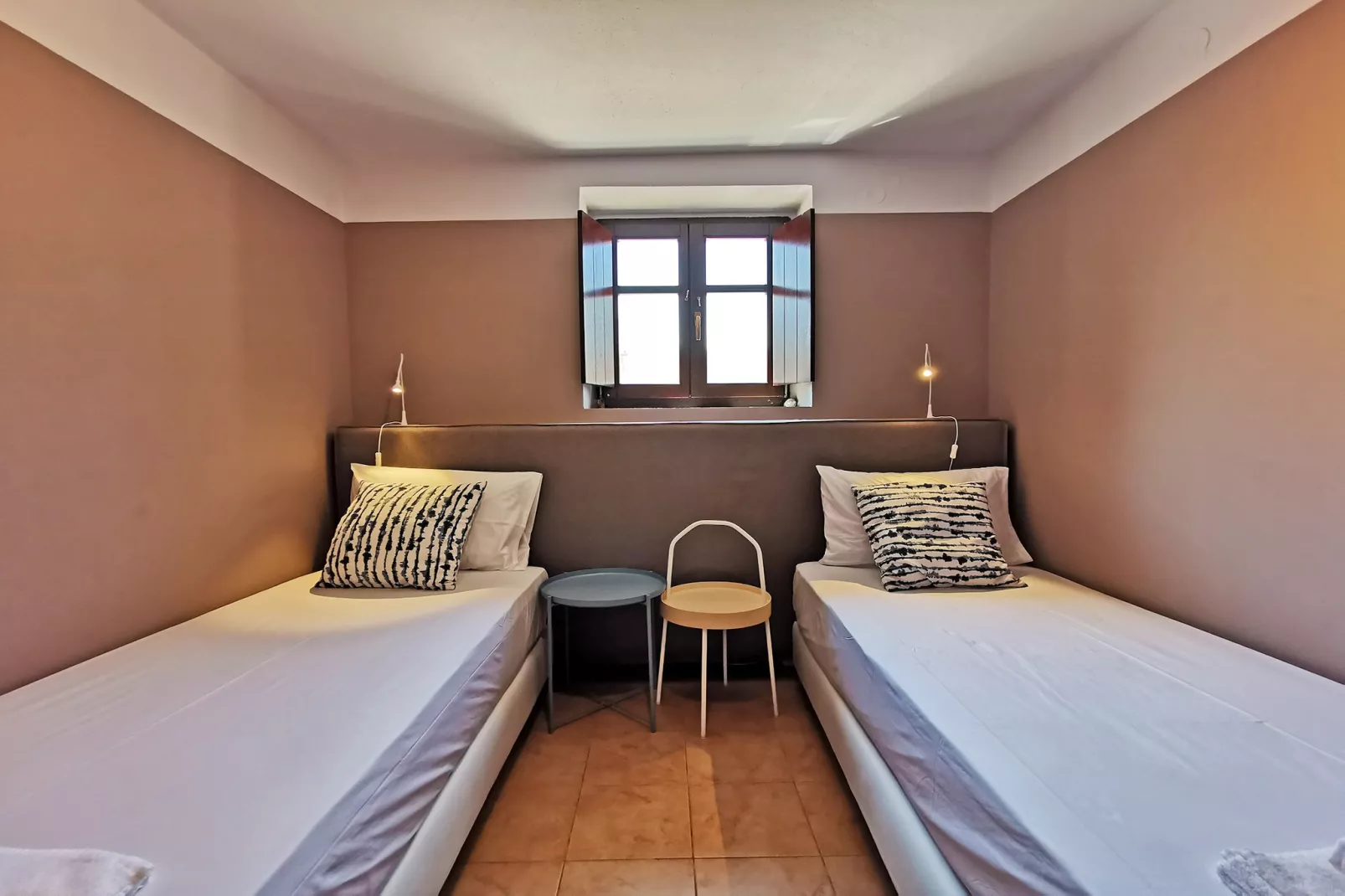 Anaroussa Diros Apartment-Bedroom
