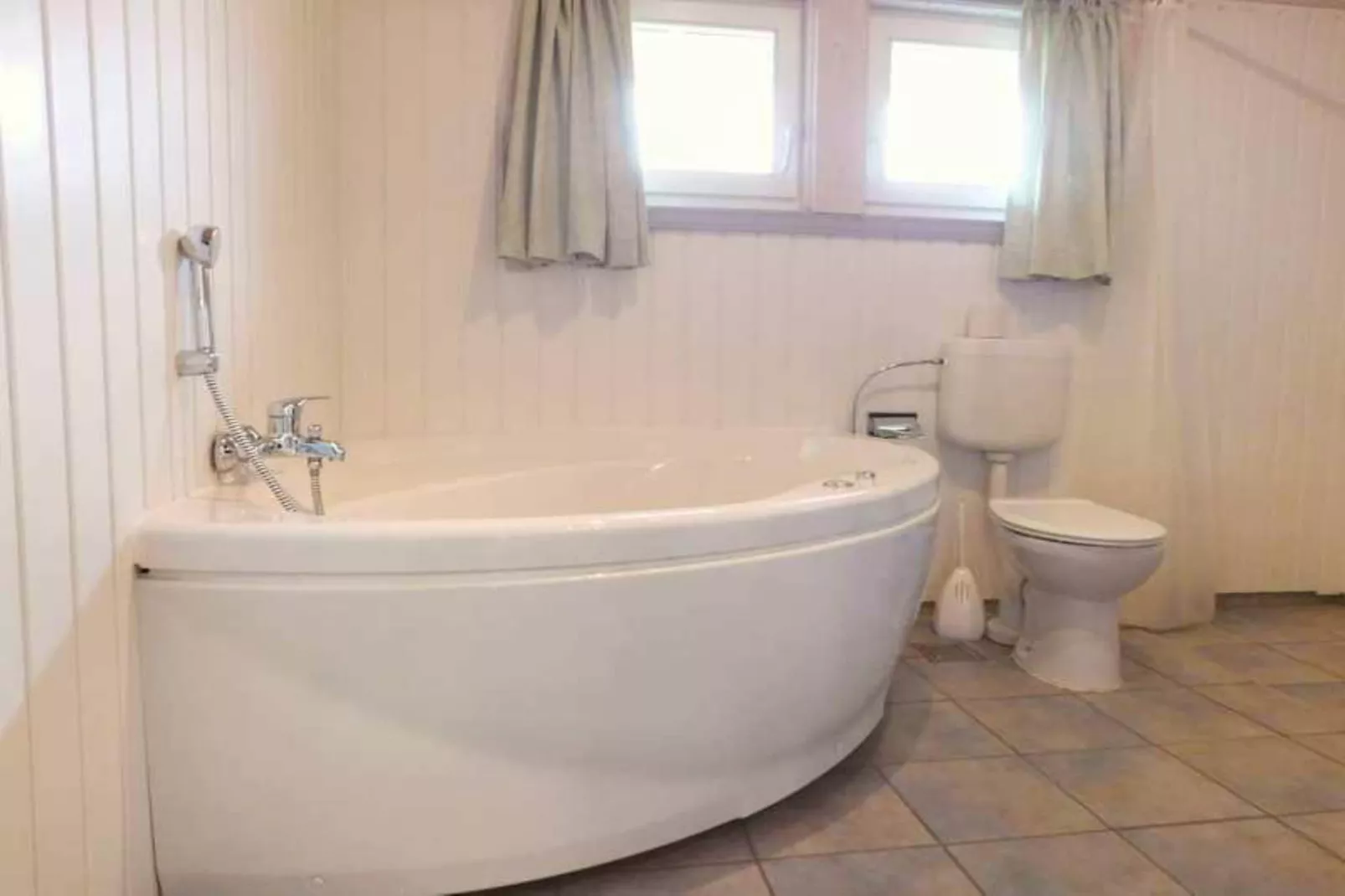 FH Seeschwalbe 165-Bathroom