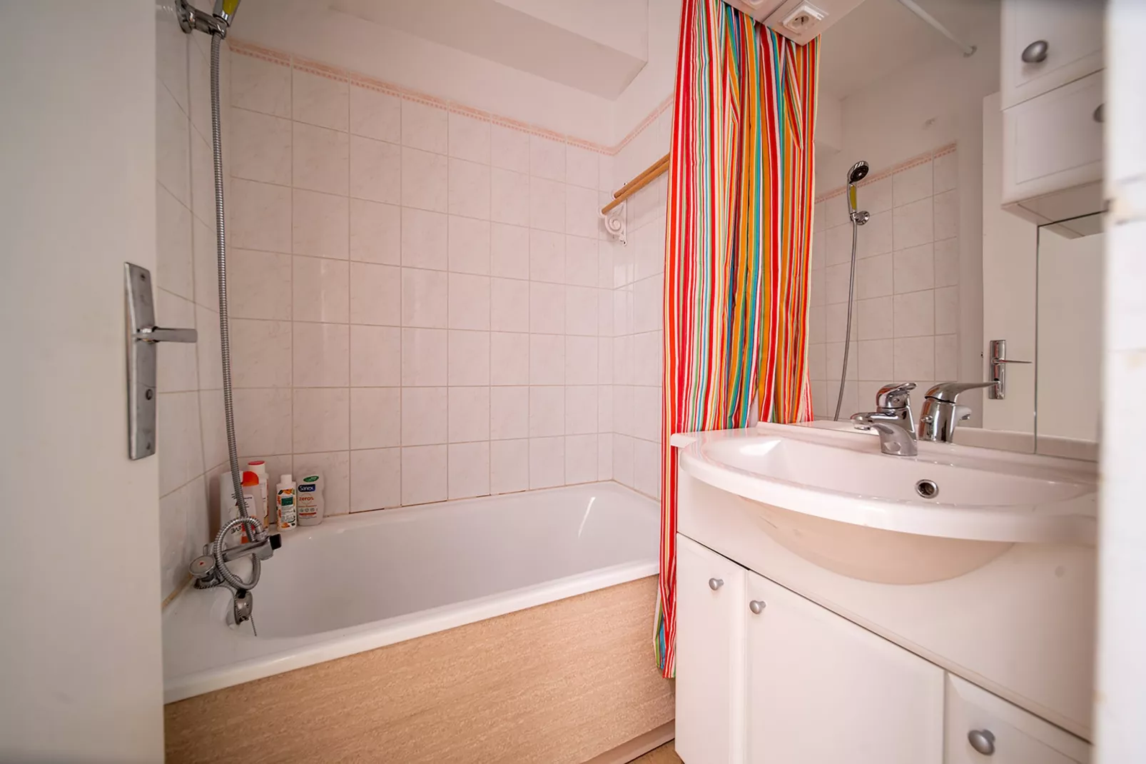T. de la Foux N 51 - 2P5C-Bathroom
