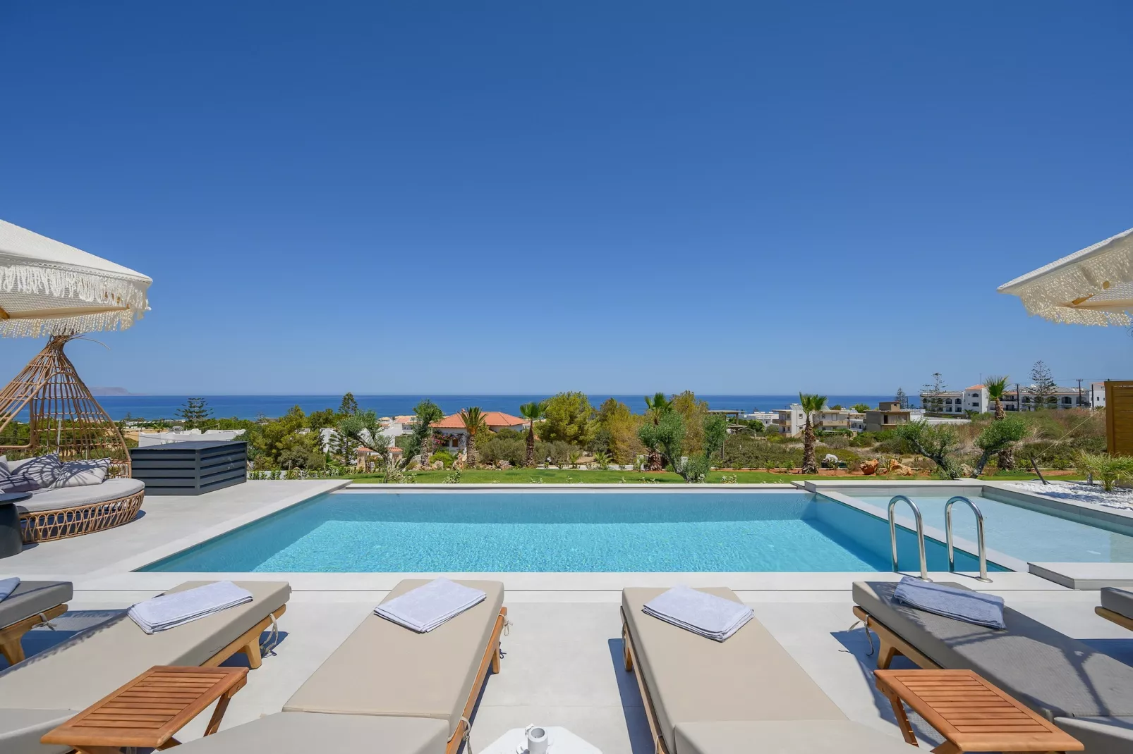 Nysa Luxury villa 2-Pool