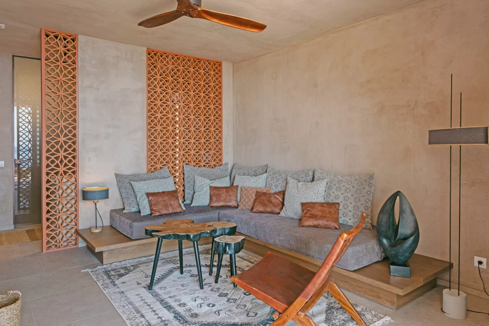 Altera Cave-Aura Villa-Salon