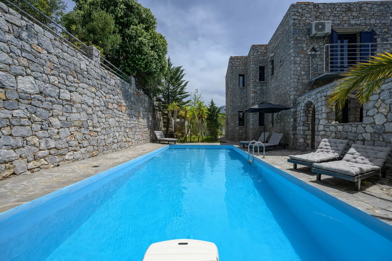 Petritis-Pool