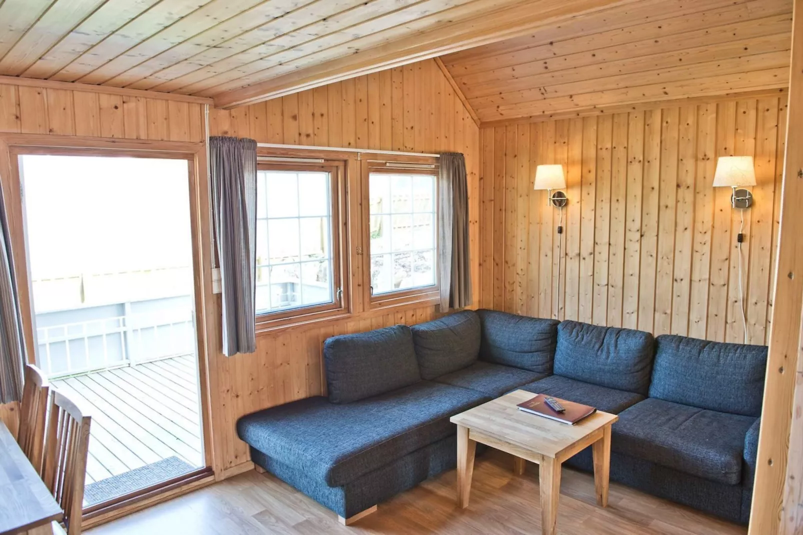 Kinso WITH LAKE VIEW-Indoor