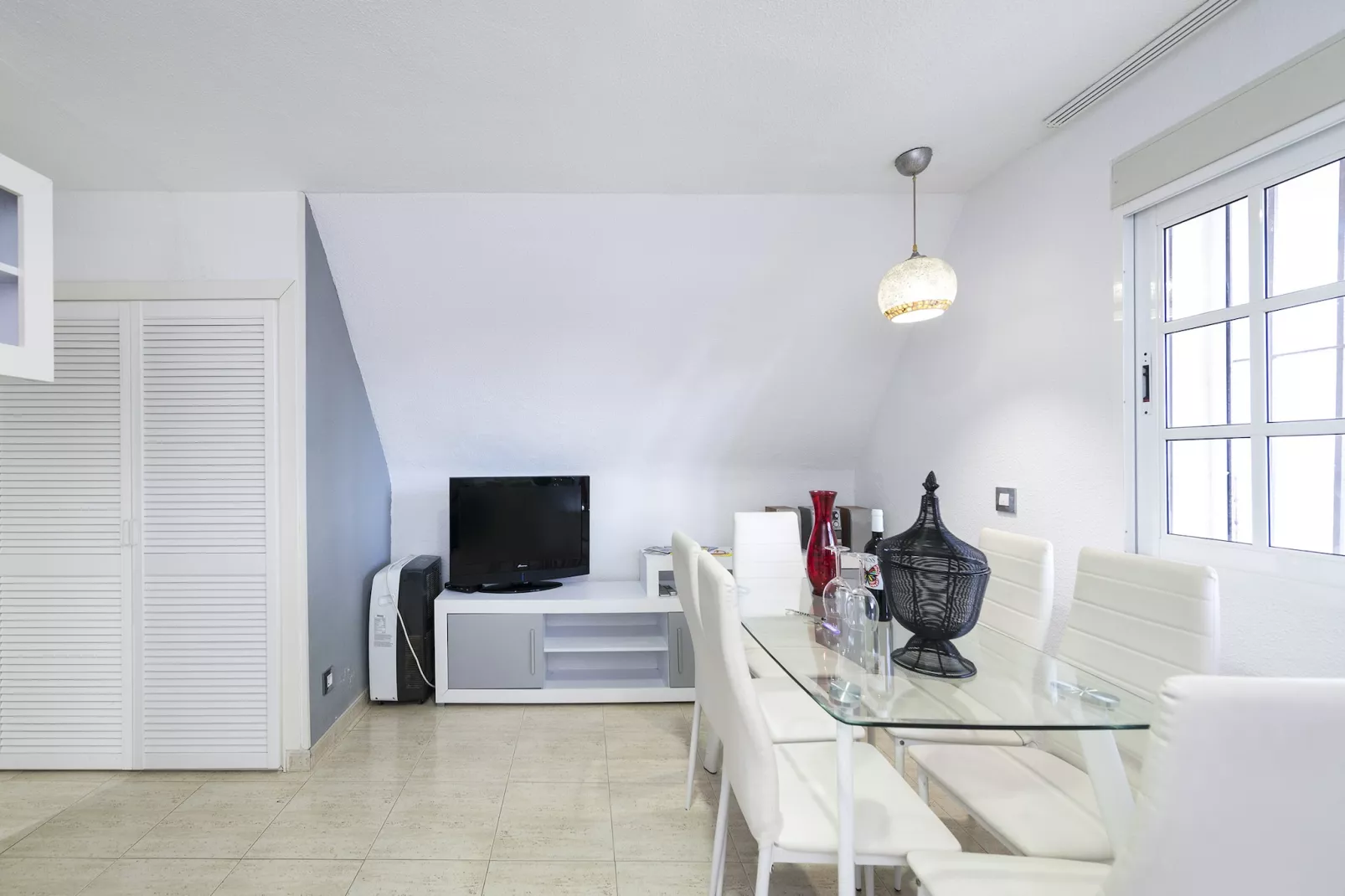 Noasti de SteraM FLATS Torremolinos-Salle à manger